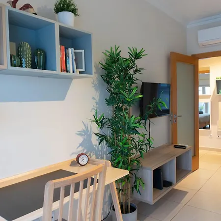 Daire Baleal: Balconies And Pool *